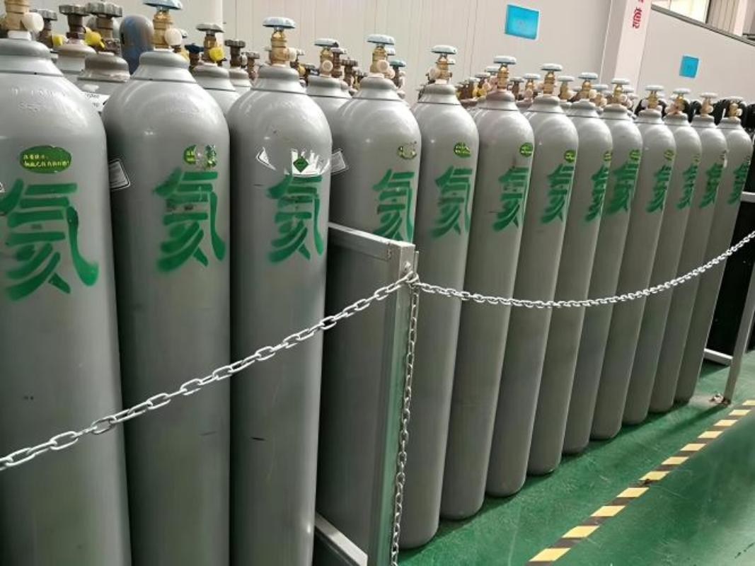 Cylinder Gas Helium Used In Cryogenics Welding Applications